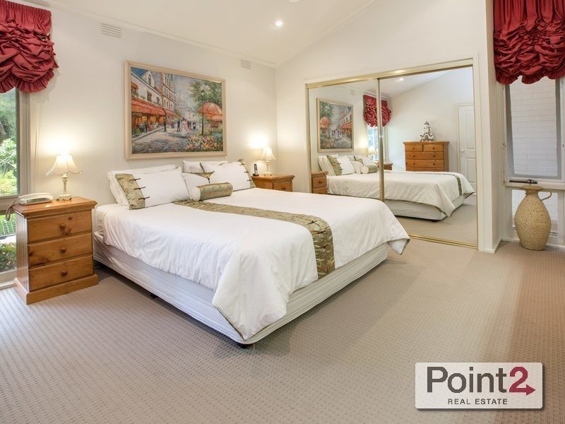 11 McGown Road, Mount Eliza VIC 3930