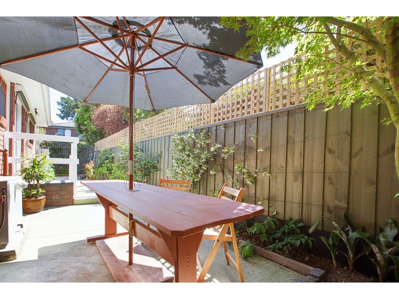 2/8 Roy Court, Mount Eliza VIC 3930