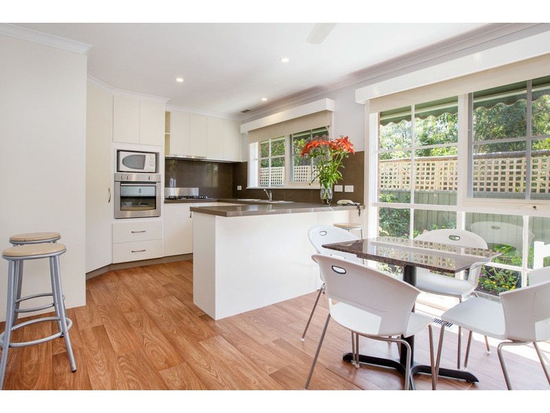 2/8 Roy Court, Mount Eliza VIC 3930