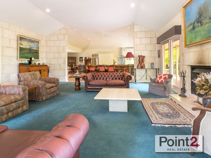 85 Wooralla Drive, Mount Eliza VIC 3930