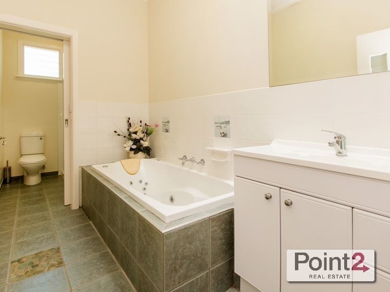 25  Bareena Drive, Mount Eliza VIC 3930