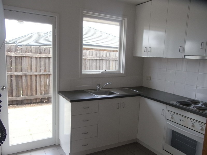 4/9 Leicester Avenue, Mount Eliza VIC 3930