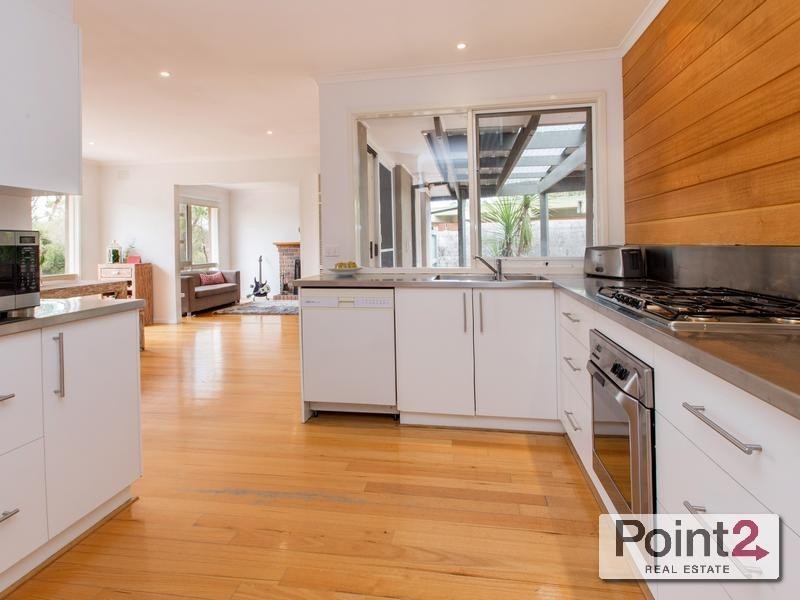 27 Quinns Parade, Mount Eliza VIC 3930