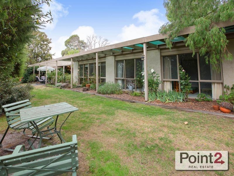 4 Koetong Parade, Mount Eliza VIC 3930