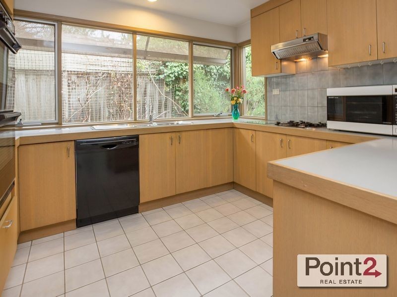 4 Koetong Parade, Mount Eliza VIC 3930