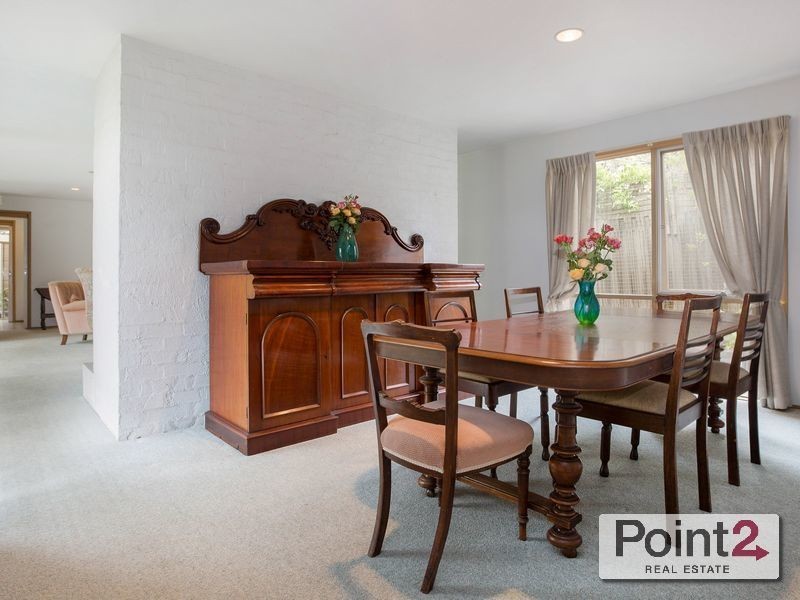 4 Koetong Parade, Mount Eliza VIC 3930