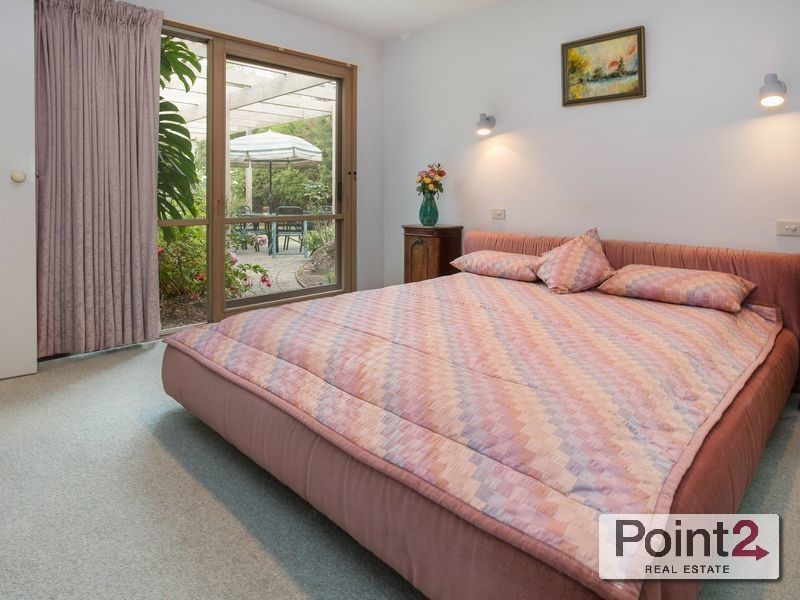 4 Koetong Parade, Mount Eliza VIC 3930