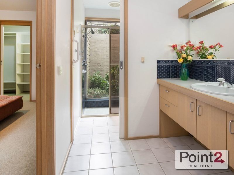 4 Koetong Parade, Mount Eliza VIC 3930