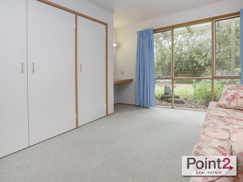 4 Koetong Parade, Mount Eliza VIC 3930