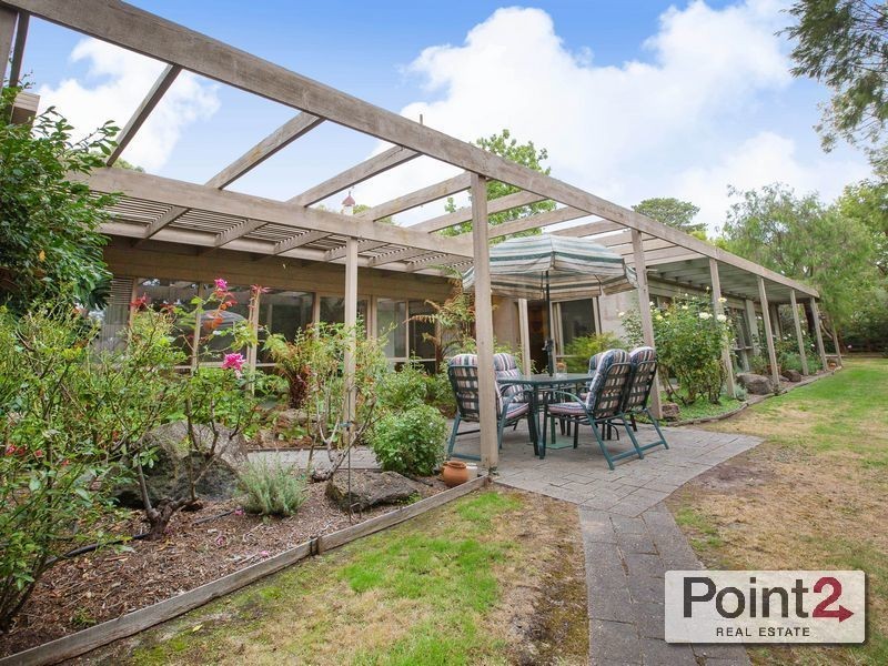 4 Koetong Parade, Mount Eliza VIC 3930