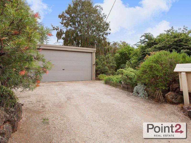 4 Koetong Parade, Mount Eliza VIC 3930