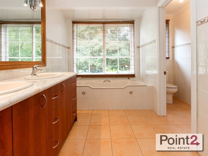 4 Mein Place, Mount Eliza VIC 3930