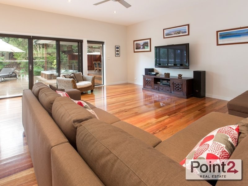 8 Sunset Crescent, Mount Eliza VIC 3930