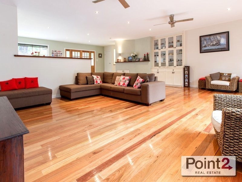 8 Sunset Crescent, Mount Eliza VIC 3930