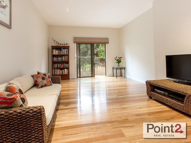 8 Sunset Crescent, Mount Eliza VIC 3930