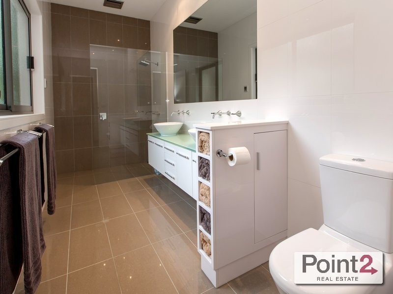 8 Sunset Crescent, Mount Eliza VIC 3930