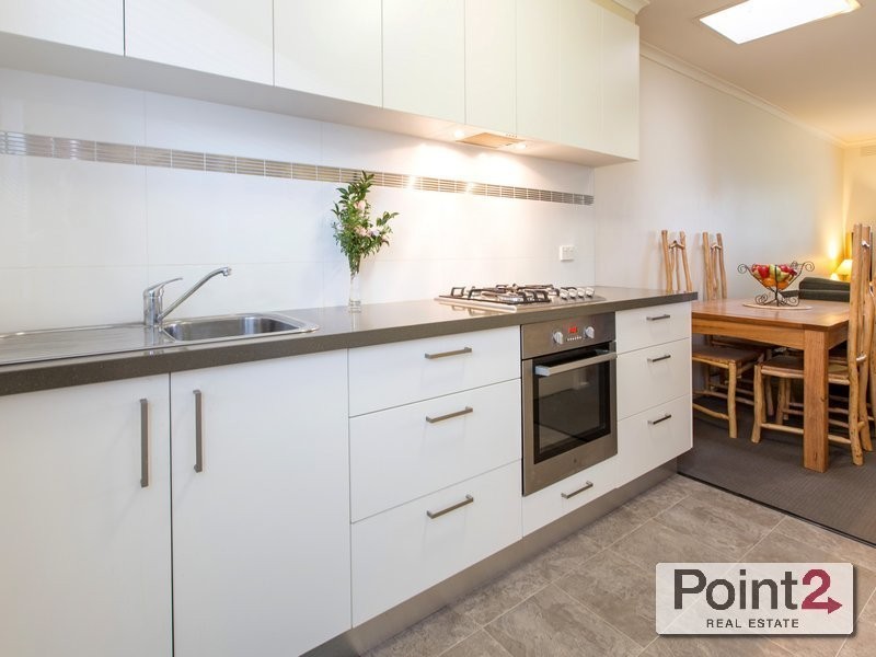 2/6 Coonara Avenue, Mount Eliza VIC 3930