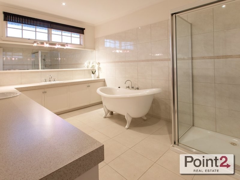 12 Lorrimore Close, Mount Eliza VIC 3930