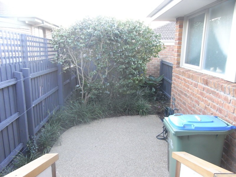 2/36 Clarkestown Avenue, Mount Eliza VIC 3930