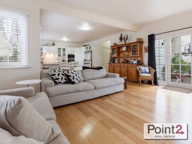 2 Roehampton Crescent, Mount Eliza VIC 3930