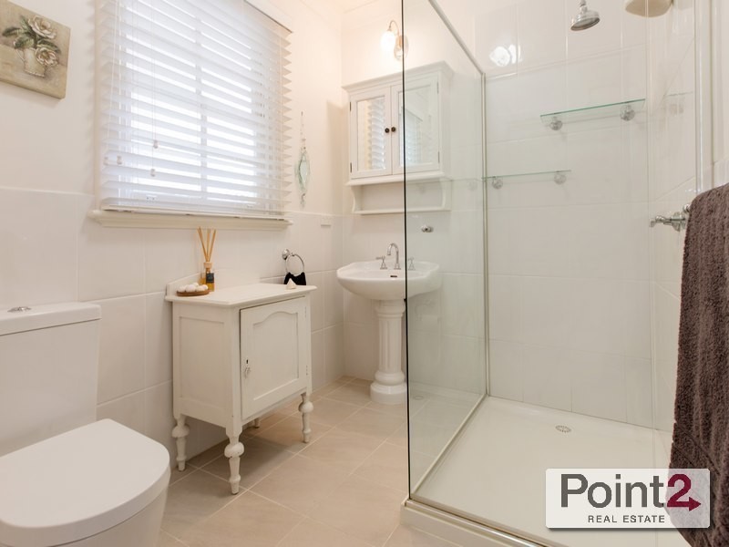 2 Roehampton Crescent, Mount Eliza VIC 3930