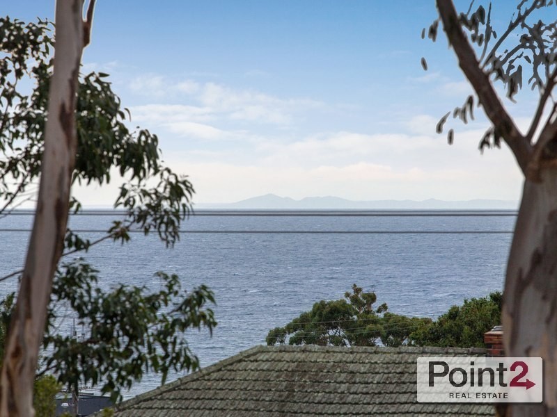 2 Roehampton Crescent, Mount Eliza VIC 3930