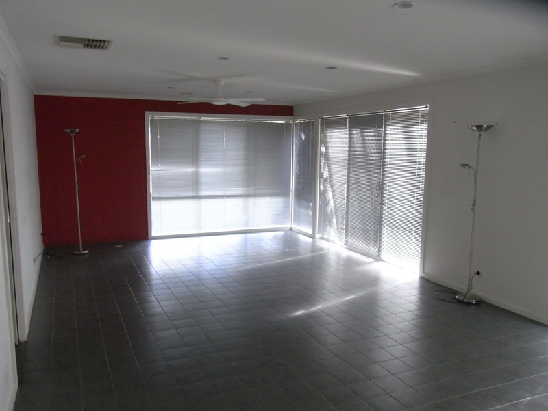 8 Batman Avenue, Mount Eliza VIC 3930