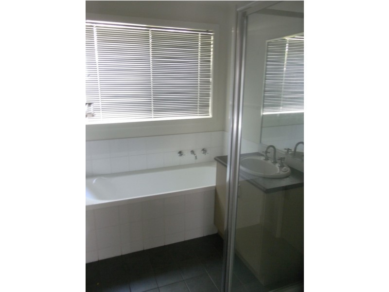 8 Batman Avenue, Mount Eliza VIC 3930