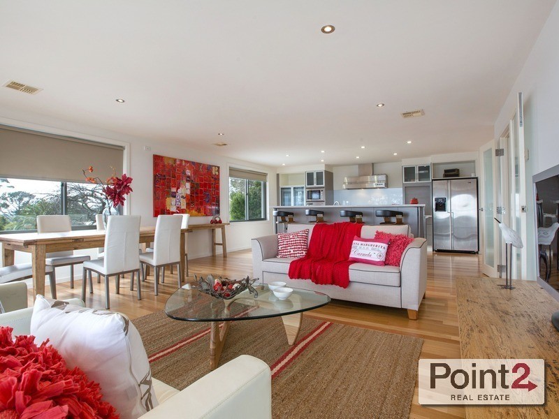 24 Matong Road, Mount Eliza VIC 3930