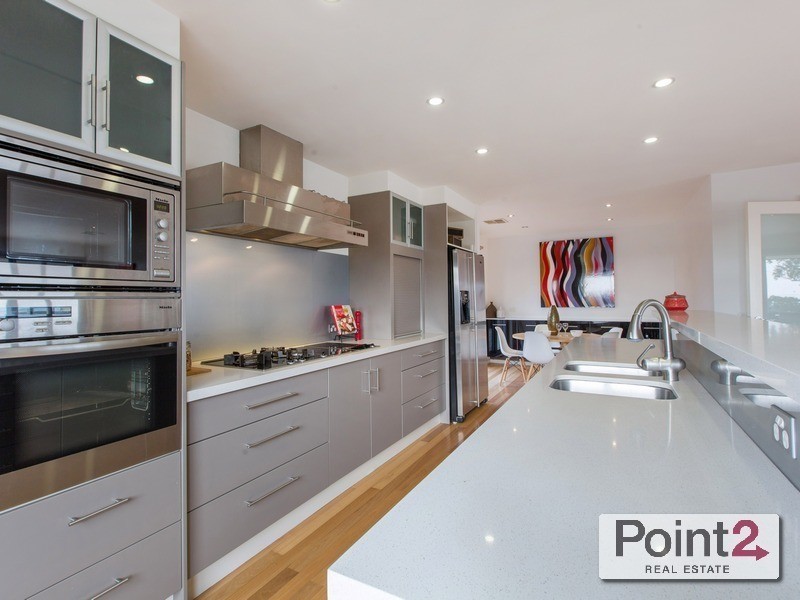 24 Matong Road, Mount Eliza VIC 3930