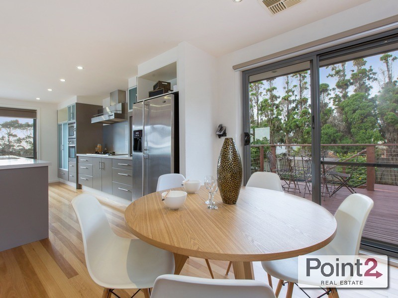 24 Matong Road, Mount Eliza VIC 3930