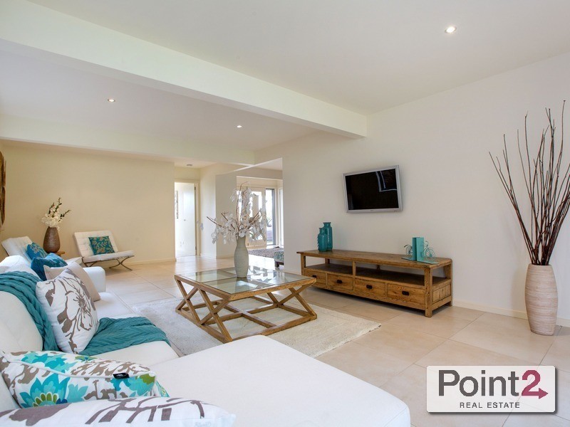 24 Matong Road, Mount Eliza VIC 3930