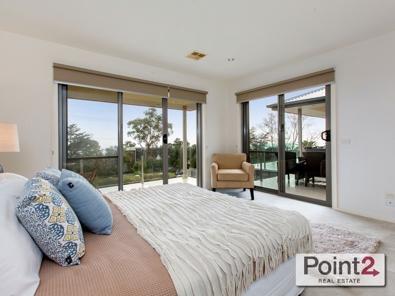 24 Matong Road, Mount Eliza VIC 3930