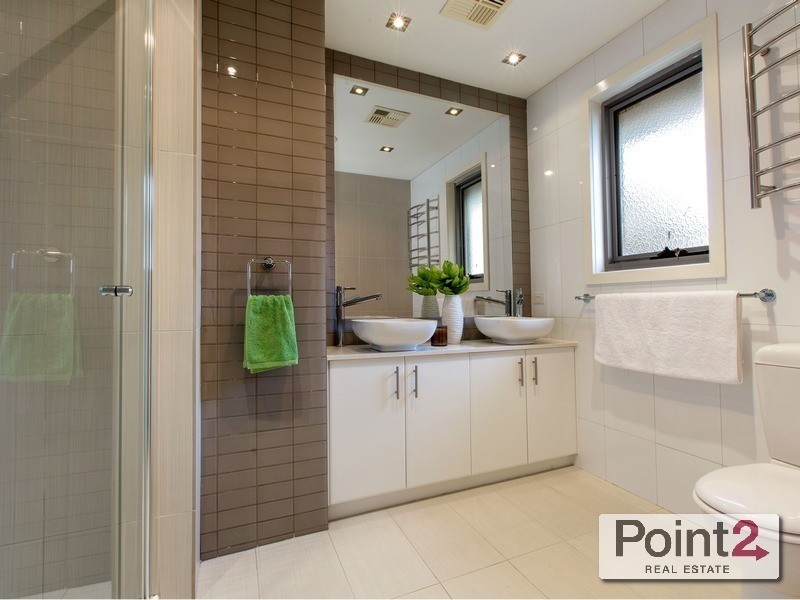 24 Matong Road, Mount Eliza VIC 3930