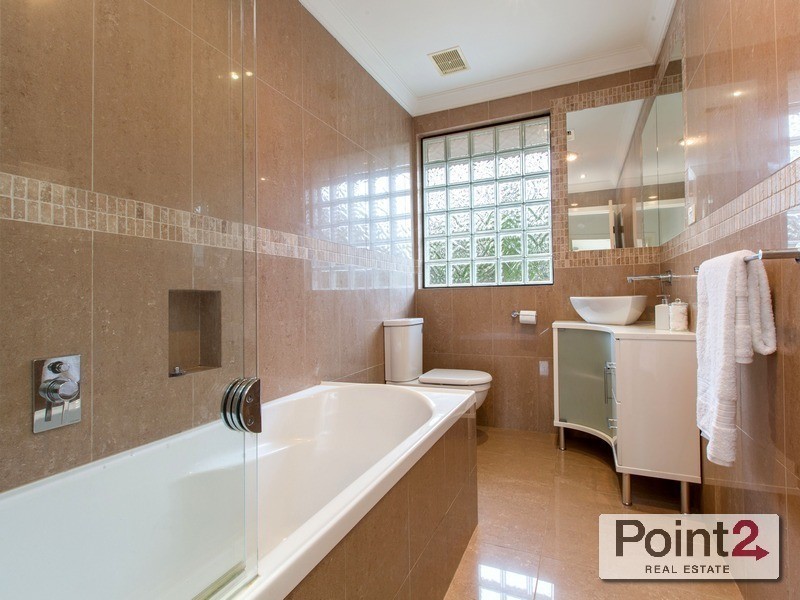 24 Matong Road, Mount Eliza VIC 3930