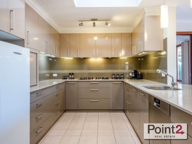 24 Allen Drive, Mount Eliza VIC 3930