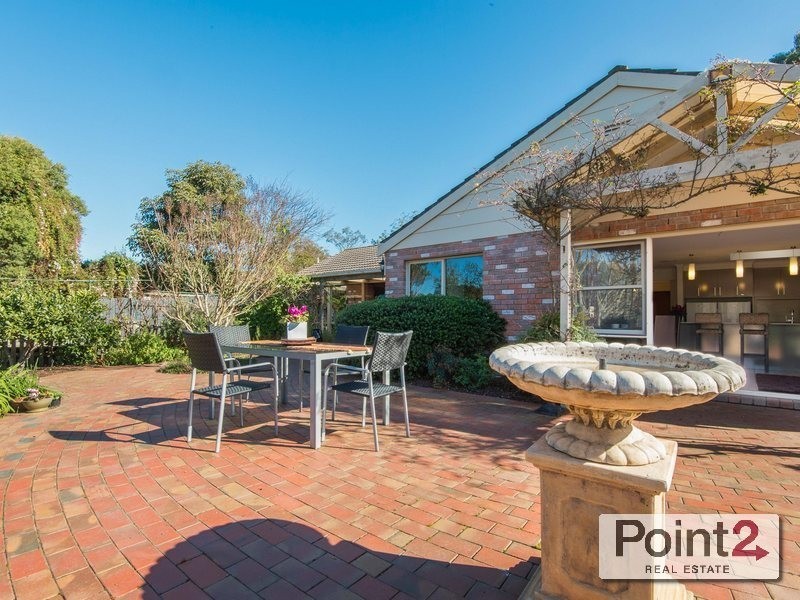 24 Allen Drive, Mount Eliza VIC 3930