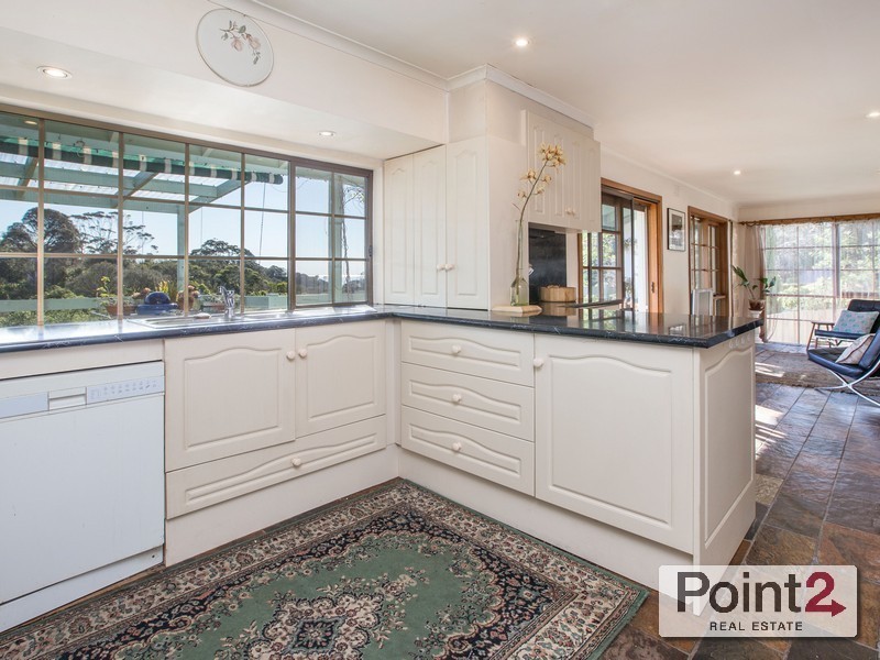 6  Wimborne Avenue, Mount Eliza VIC 3930