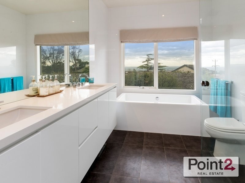 30  Matong Road, Mount Eliza VIC 3930