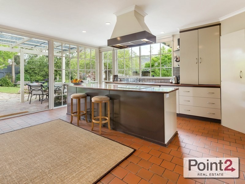 8 Eliza Drive, Mount Eliza VIC 3930