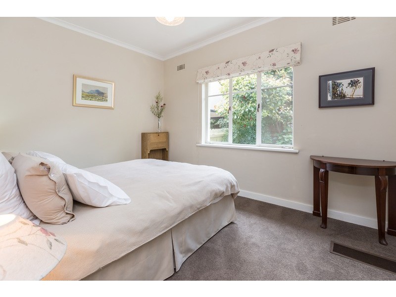 8 Eliza Drive, Mount Eliza VIC 3930