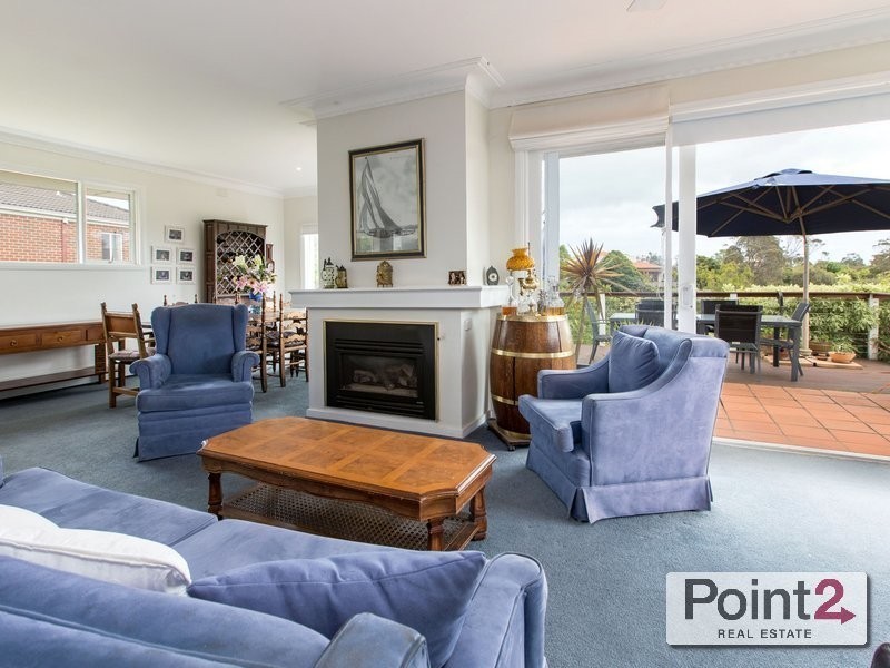 8 Wimborne Avenue, Mount Eliza VIC 3930