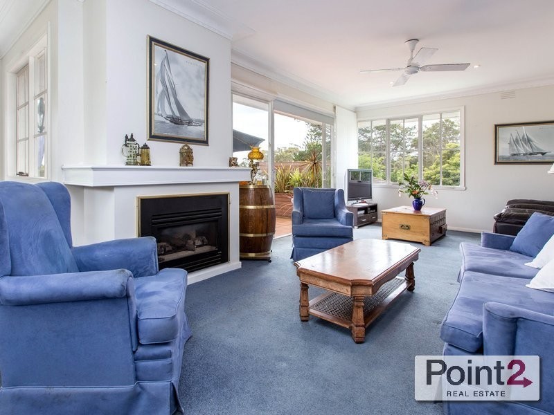 8 Wimborne Avenue, Mount Eliza VIC 3930