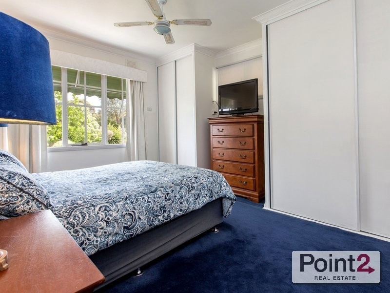 8 Wimborne Avenue, Mount Eliza VIC 3930