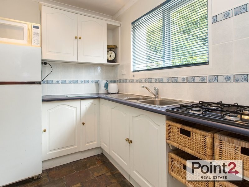 8 Wimborne Avenue, Mount Eliza VIC 3930