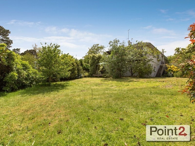 8 Wimborne Avenue, Mount Eliza VIC 3930