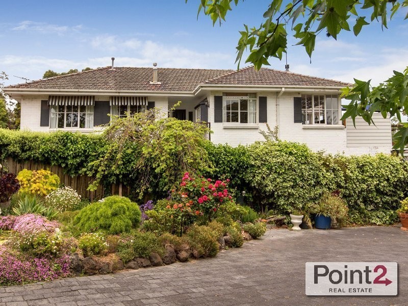 8 Wimborne Avenue, Mount Eliza VIC 3930