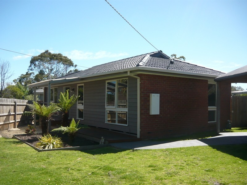 24 Nixon Street, Rosebud VIC 3939