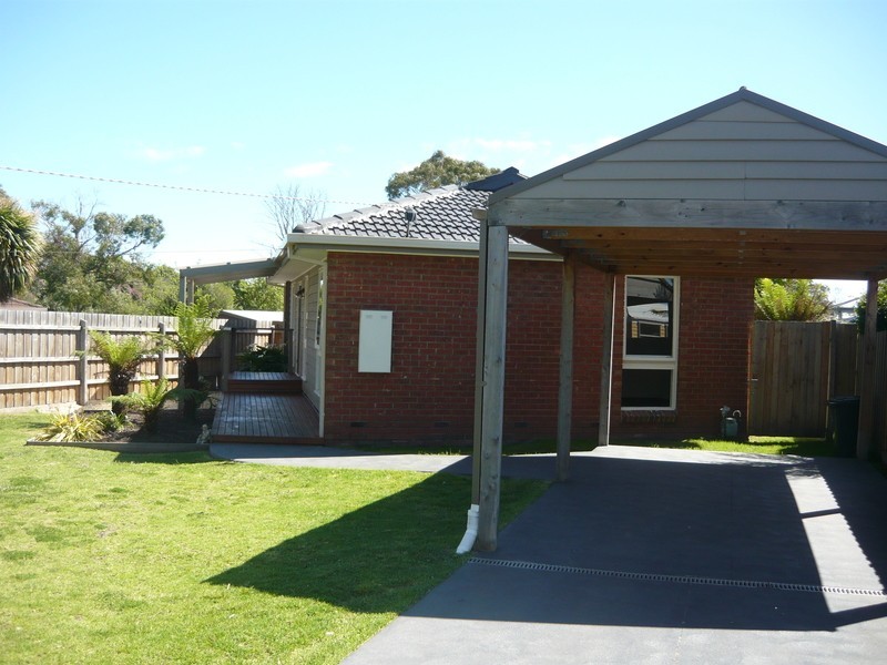 24 Nixon Street, Rosebud VIC 3939