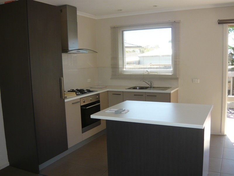 24 Nixon Street, Rosebud VIC 3939